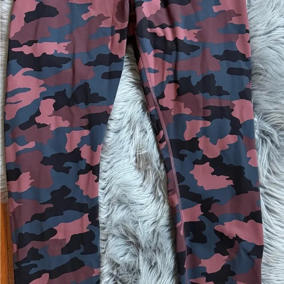 Lululemon 14 Wunder Train High-Rise Tight 28" Heritage 365 Camo Smoky Red Multi - Picture 3 of 6